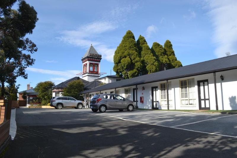 Hobart Tower Motel Екстериор снимка