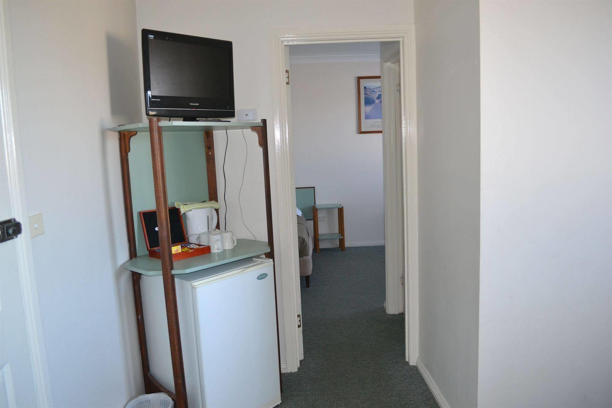 Hobart Tower Motel Екстериор снимка